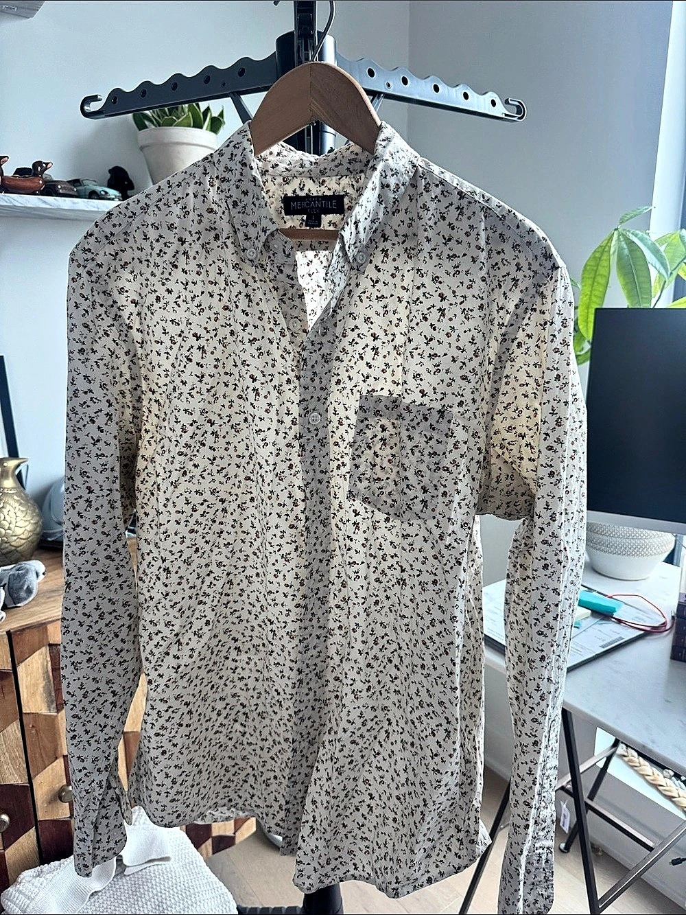 Crew Mercantile Floral Button Down Shirt Size Medium